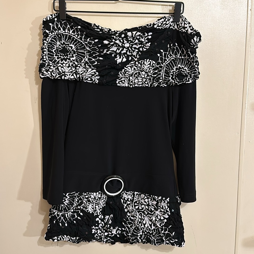 Gorgeous Joseph Ribkoff off the shoulder blouse - Picture 4 of 7